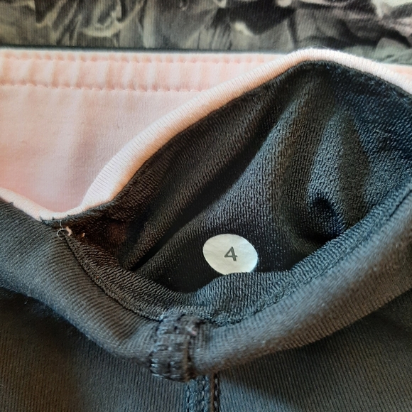 Lululemon Dart And Dash Short *Block It Pocket - Picture 7 of 7